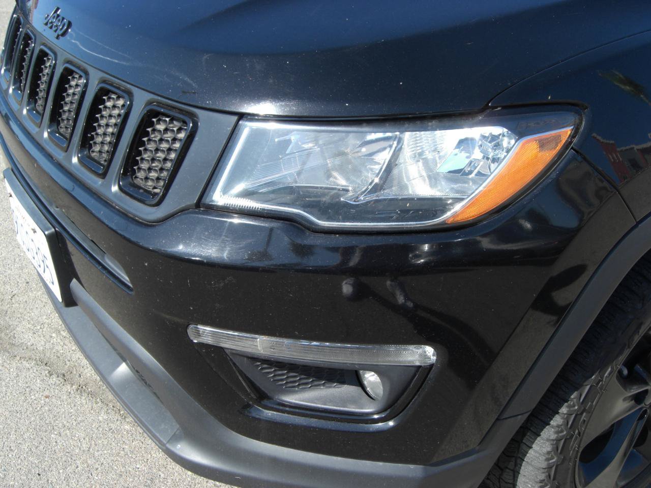 Used 2021 Jeep Compass Latitude w/ Sun and Sound Group AWD/4WD image 3