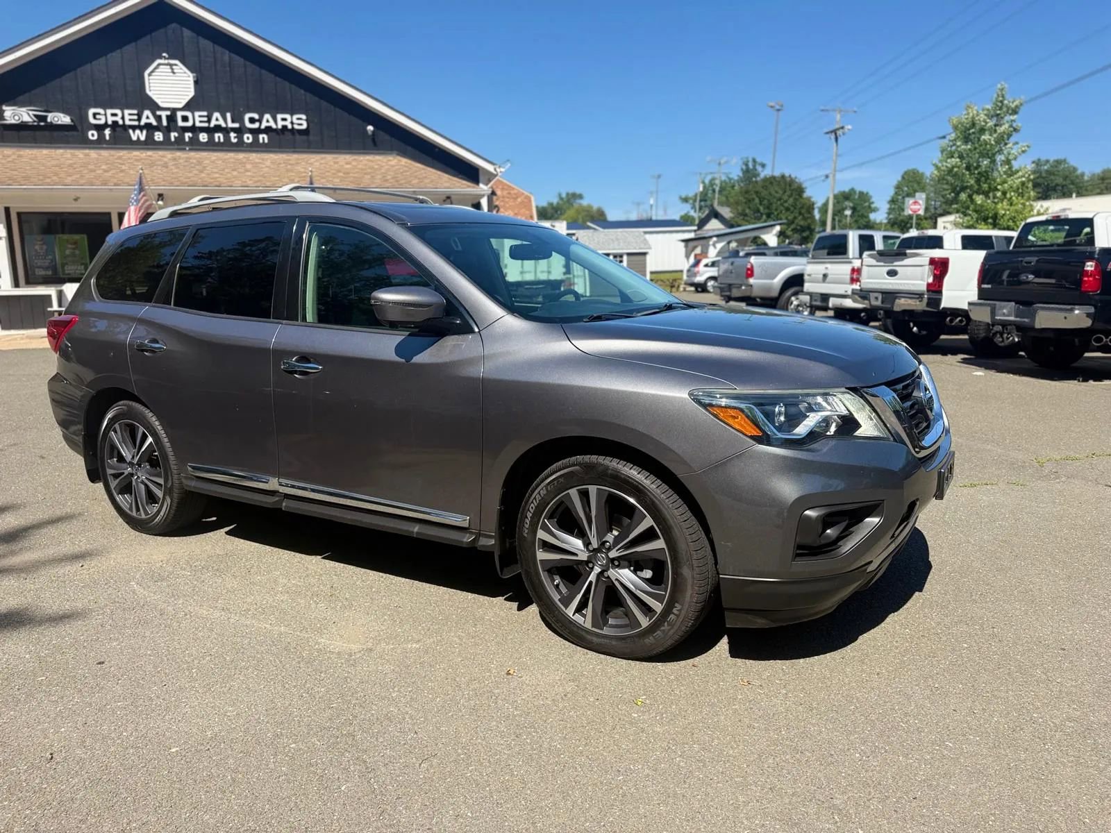 Used 2017 Nissan Pathfinder Platinum w/ Cargo Package AWD/4WD image 10