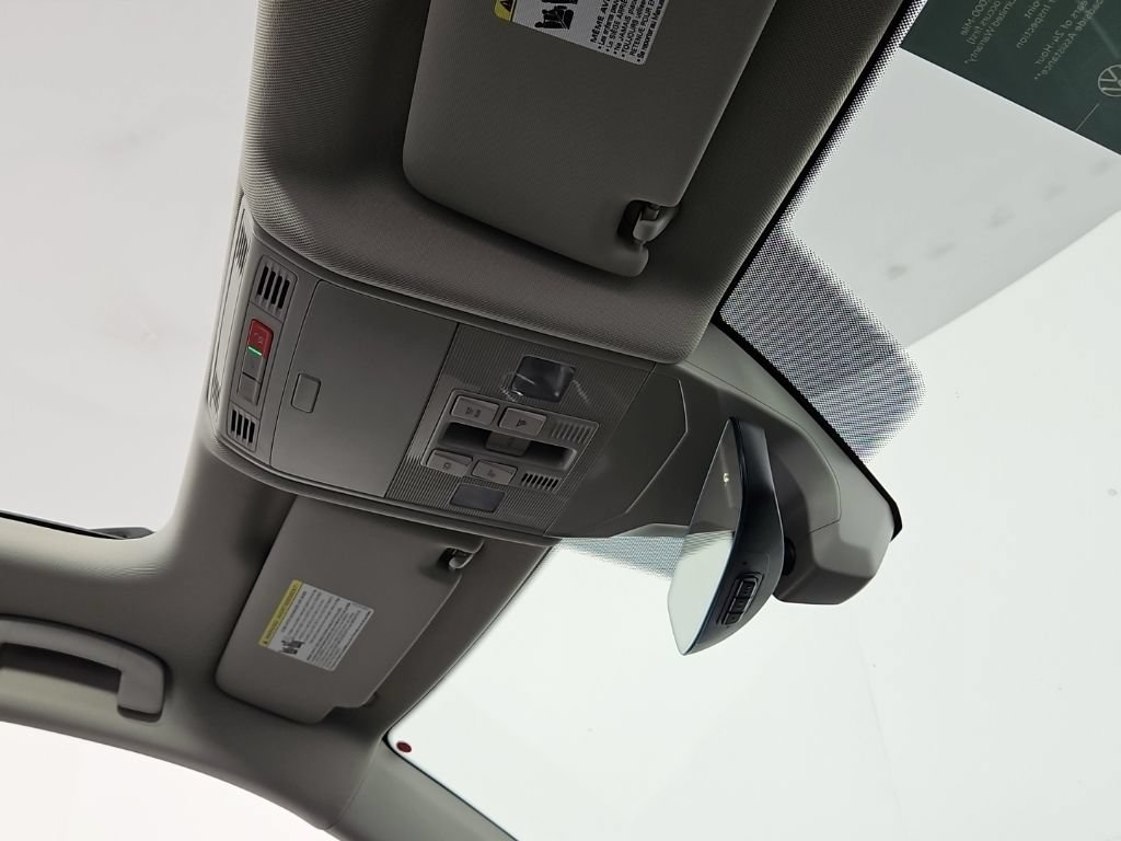 Used 2023 Volkswagen Jetta SE w/ Panoramic Sunroof Package FWD image 17