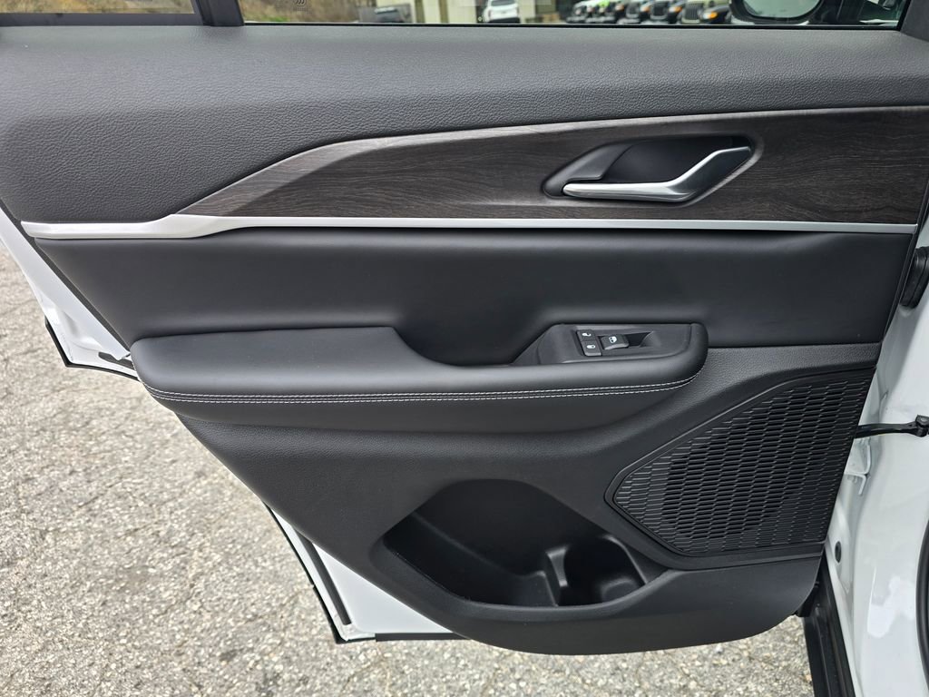 New 2026 Jeep Grand Cherokee Altitude AWD/4WD image 39