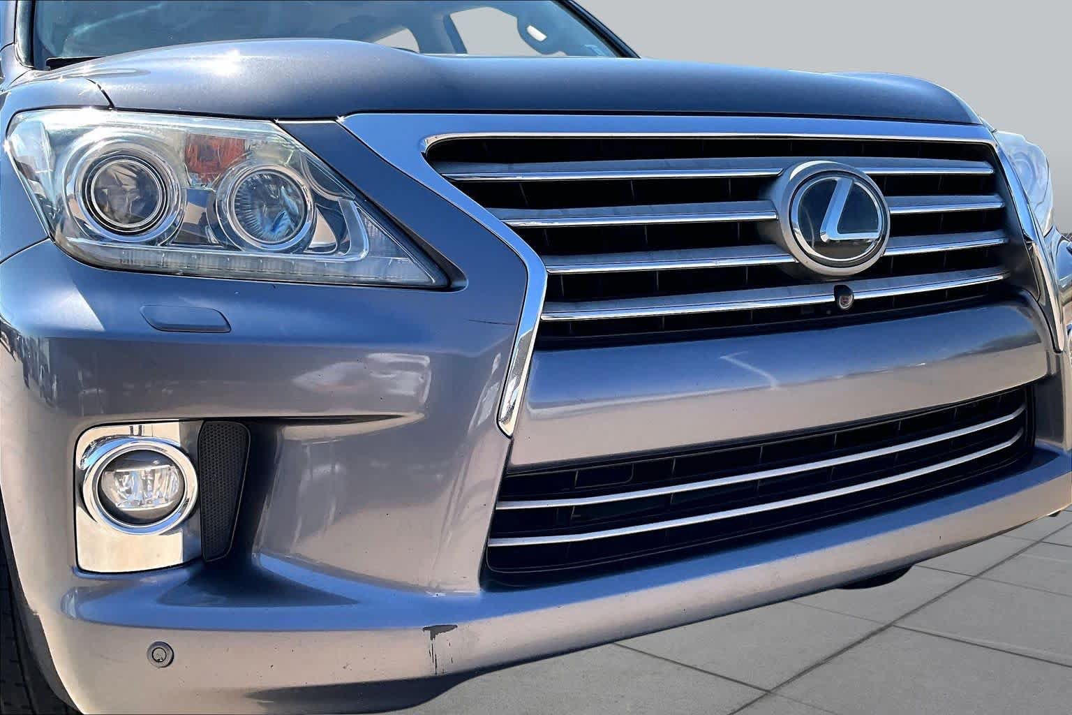 Used 2014 Lexus LX 570 4WD image 30