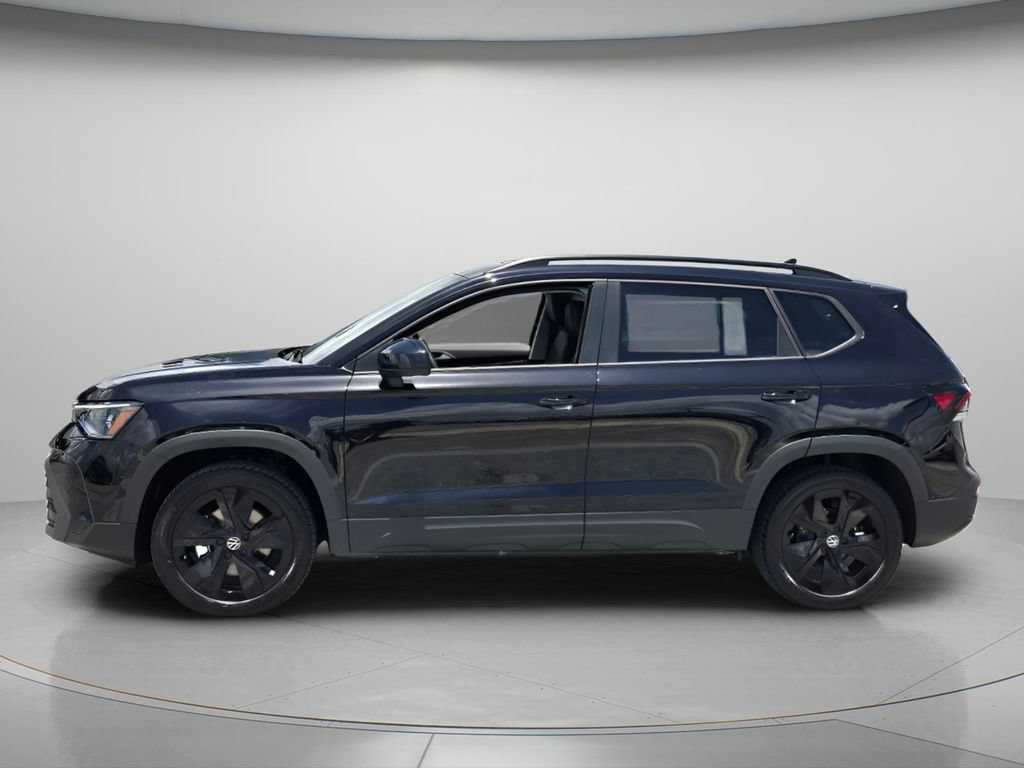 New 2026 Volkswagen Taos SE FWD image 2