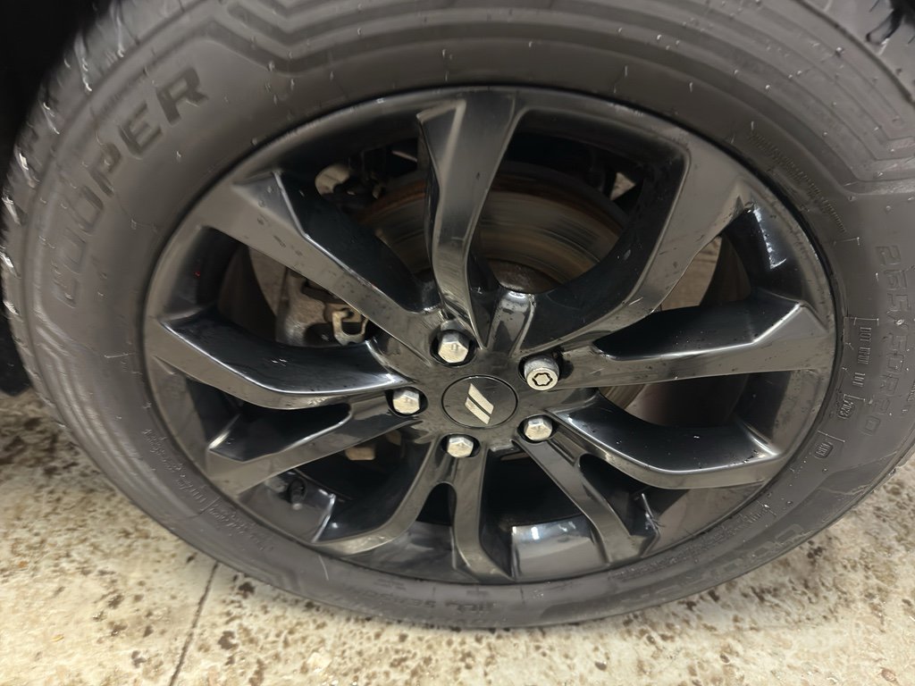 Used 2019 Dodge Durango GT image 36