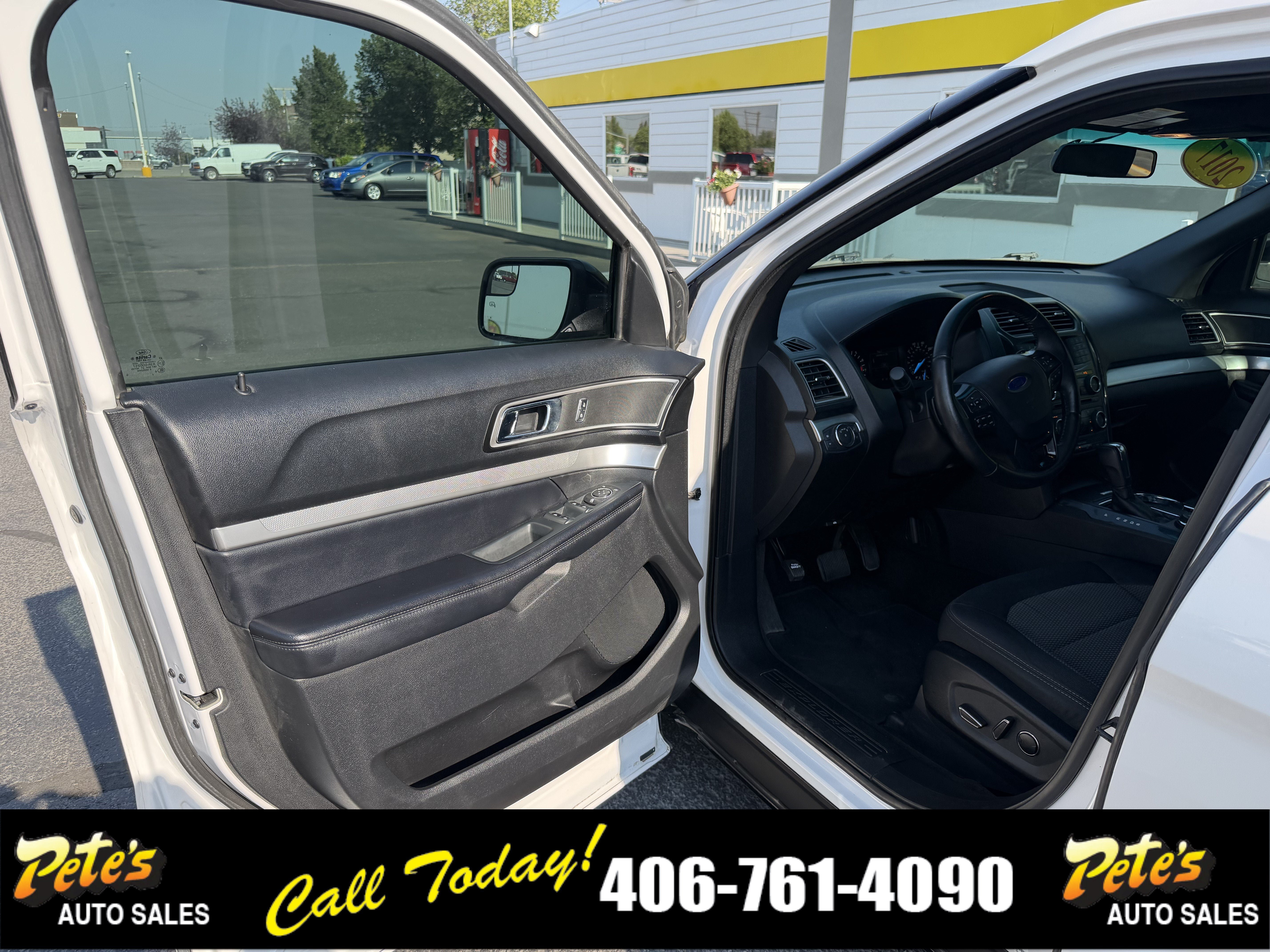 Used 2017 Ford Explorer XLT AWD/4WD image 19
