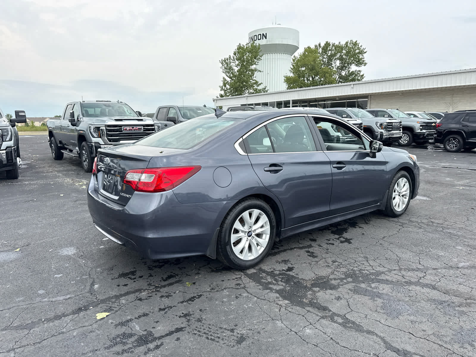 Used 2016 Subaru Legacy 2.5i Premium AWD/4WD image 5