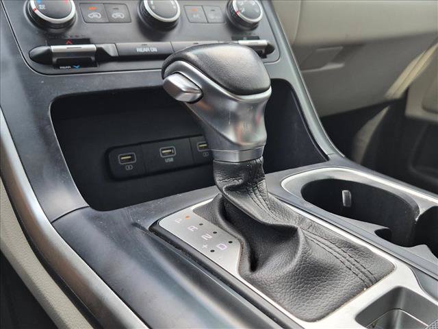 Used 2022 Kia Carnival LX FWD image 12