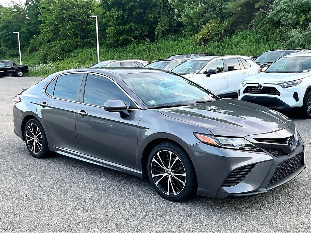 Certified 2020 Toyota Camry SE FWD image 1