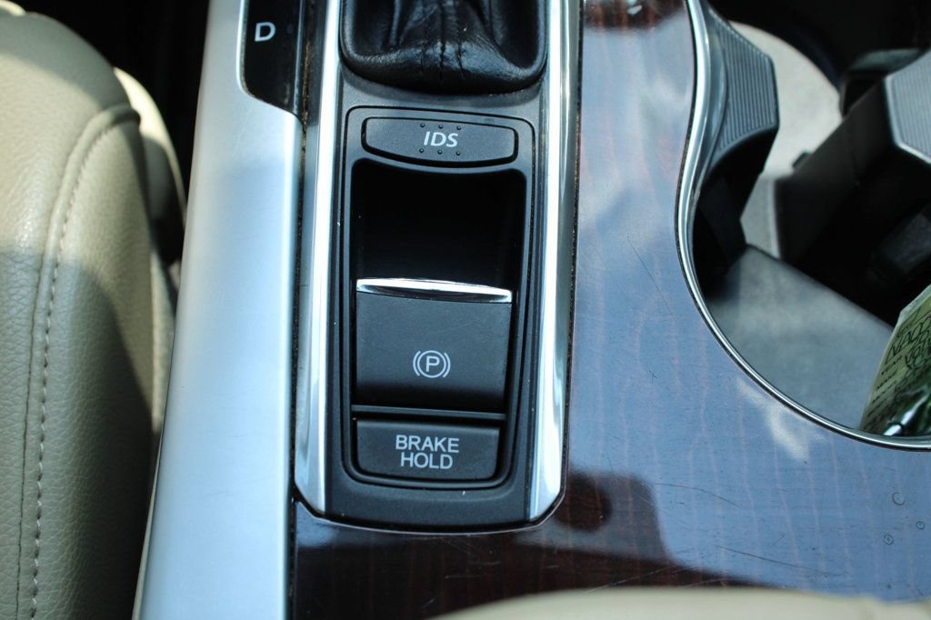Used 2017 Acura TLX FWD image 22