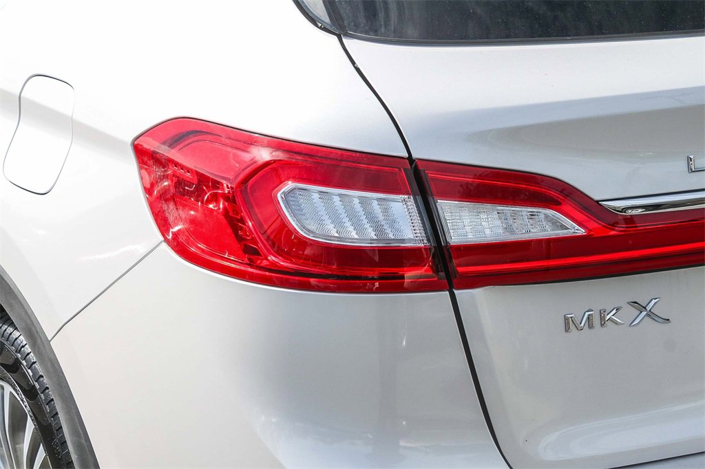 Used 2018 Lincoln MKX Reserve w/ Driver Assistance Package image 9