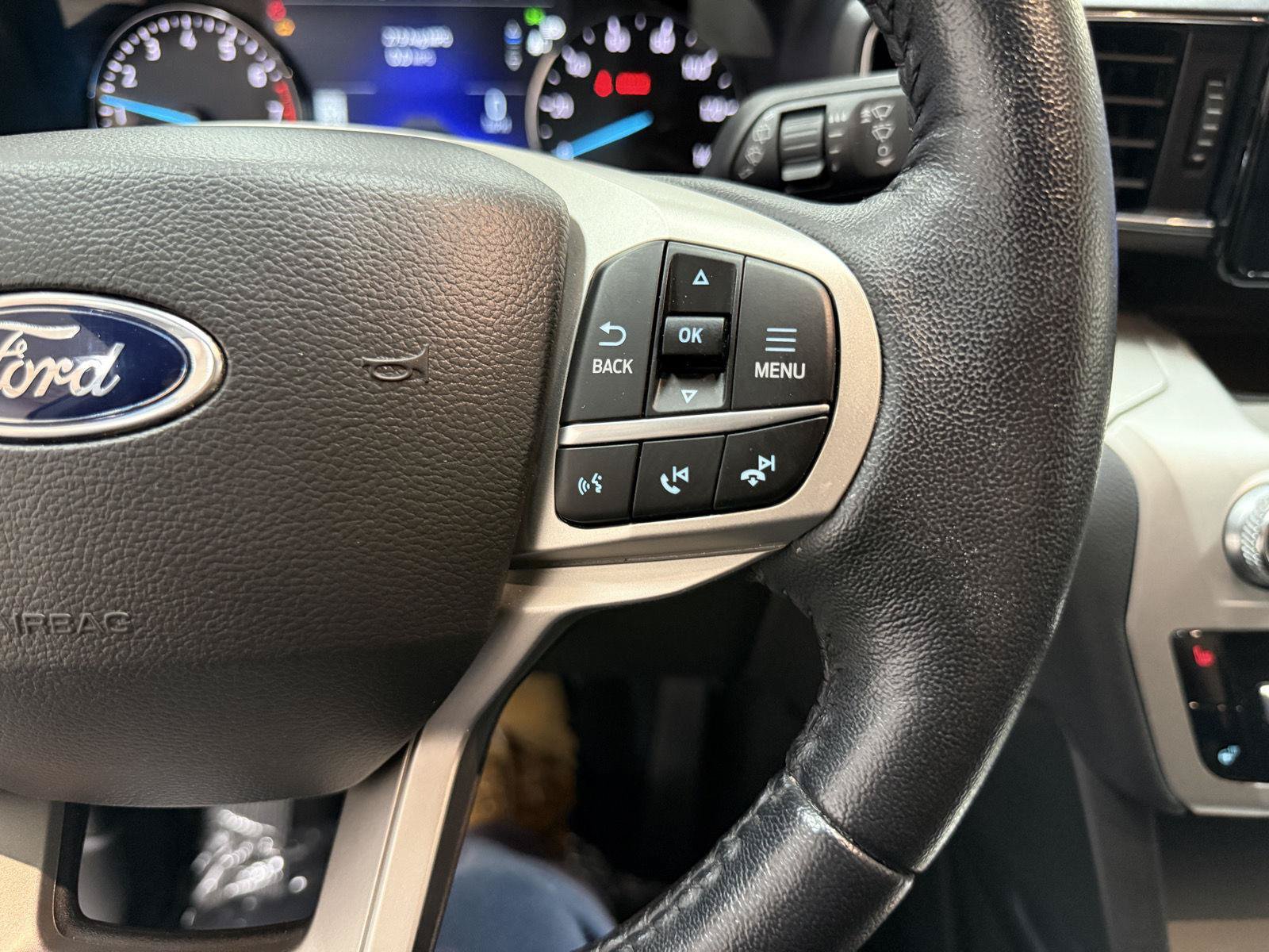 Used 2022 Ford Explorer XLT w/ Equipment Group 202A AWD/4WD image 14