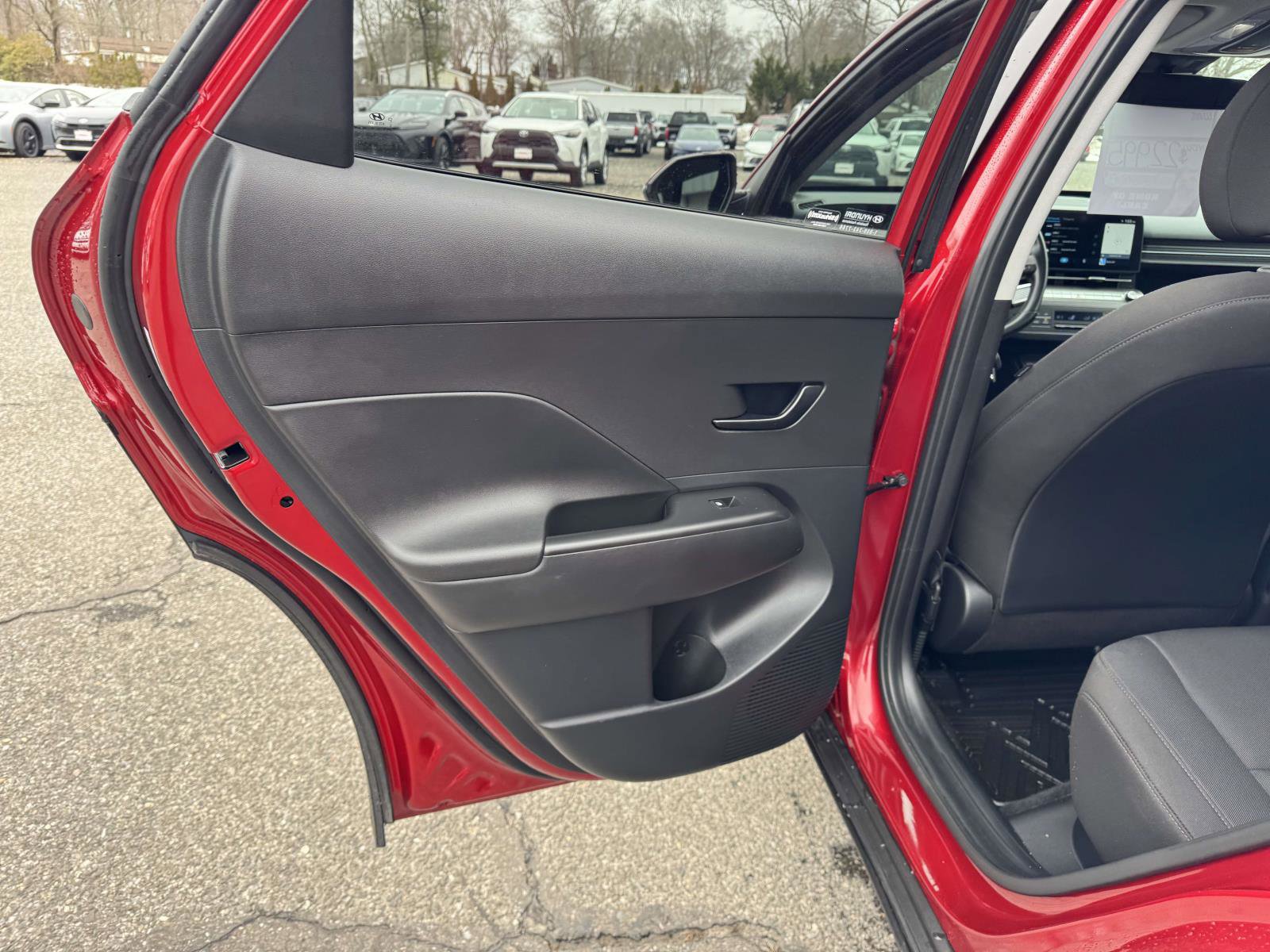 Used 2024 Hyundai Kona SEL w/ Convenience Package image 17