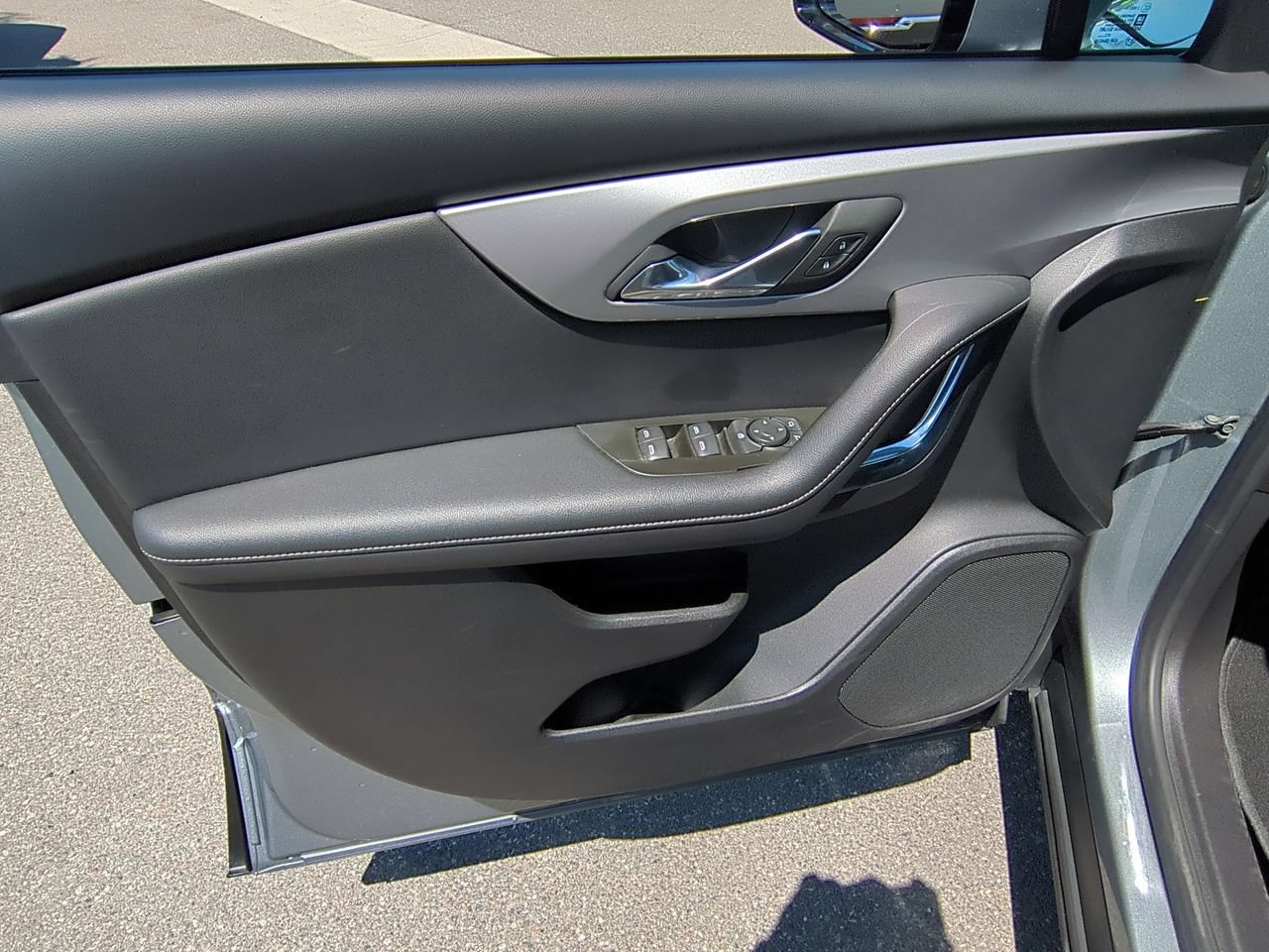 Used 2025 Chevrolet Blazer LT AWD/4WD image 21