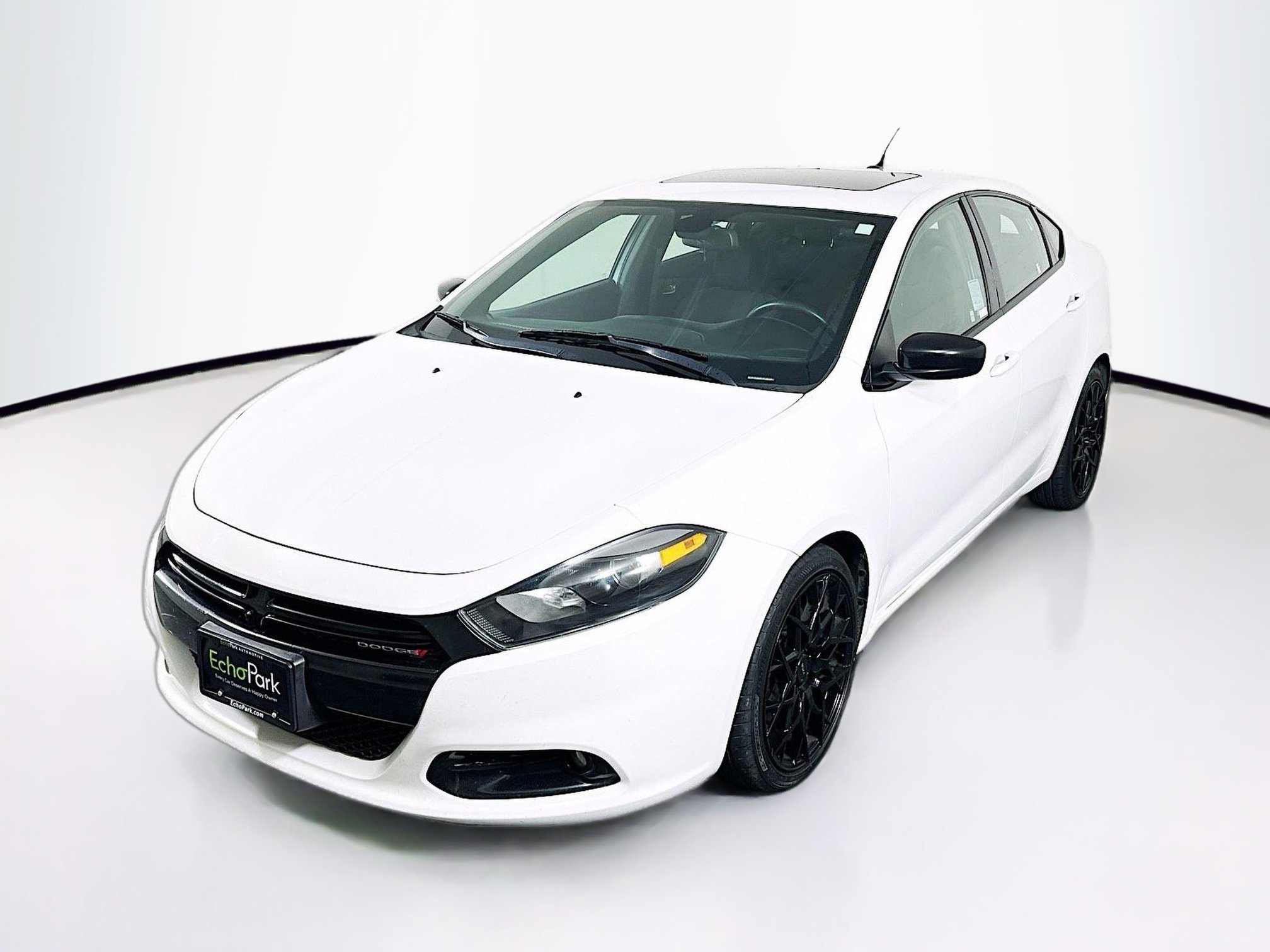 Used 2015 Dodge Dart SXT w/ Sun/Sound Group FWD image 3