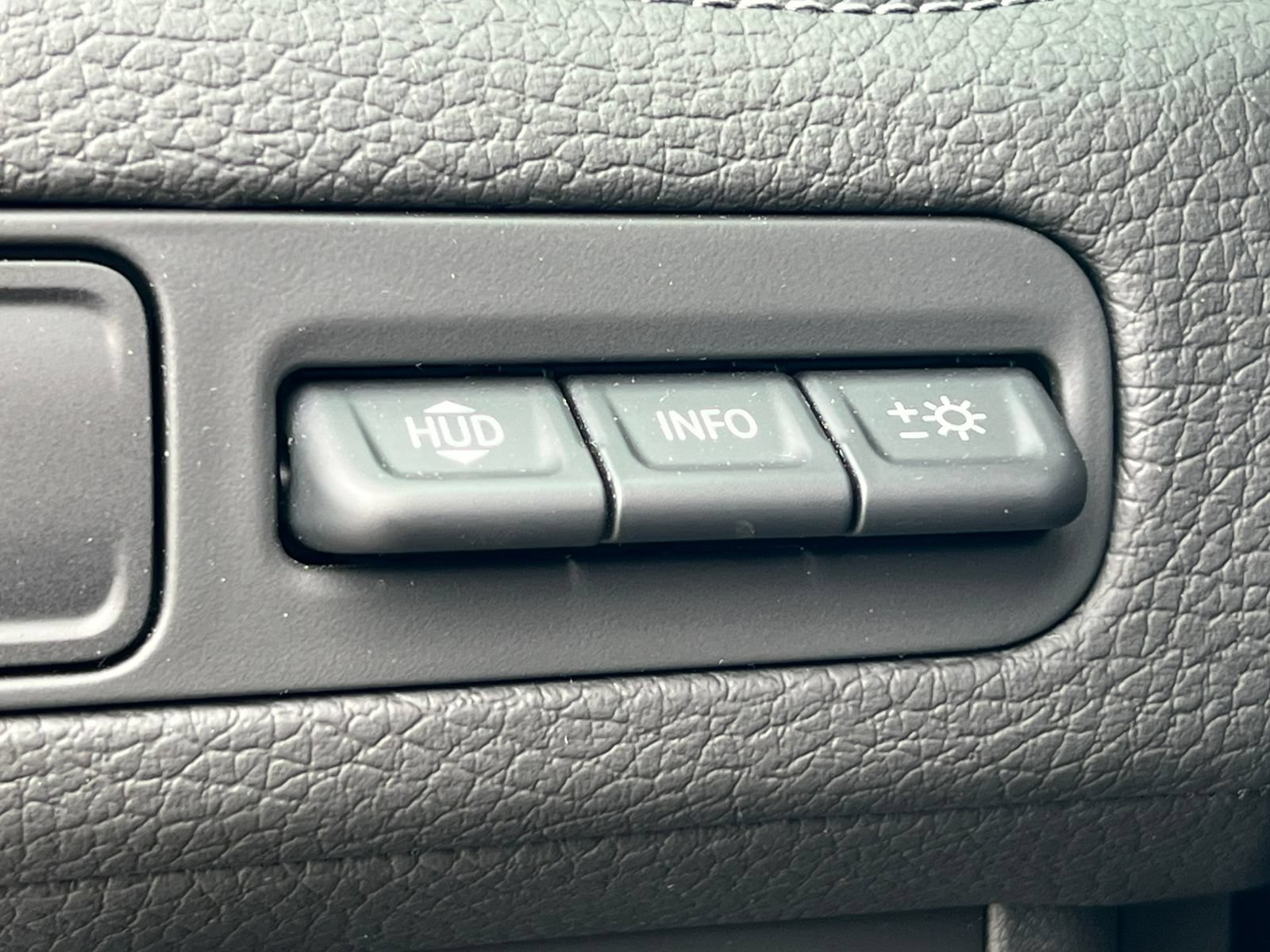 Used 2023 GMC Yukon XL Denali AWD/4WD image 24