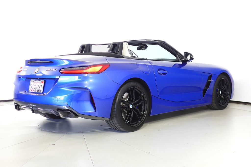 Used 2025 BMW Z4 M40i w/ Premium Package image 7