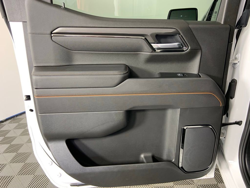 Used 2025 GMC Sierra 1500 AT4 w/ Technology Package image 27
