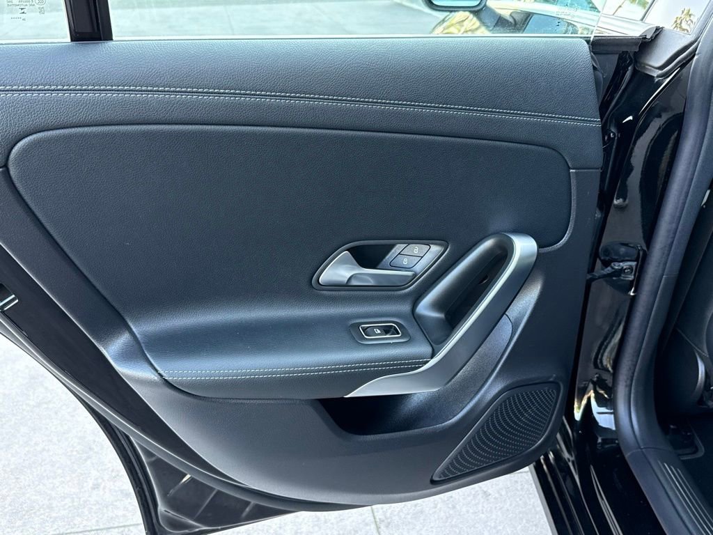 Used 2025 Mercedes-Benz CLA 250 4MATIC image 23