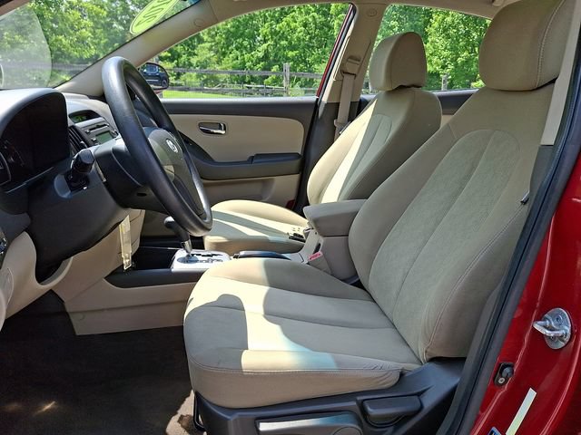 Used 2010 Hyundai Elantra GLS FWD image 16