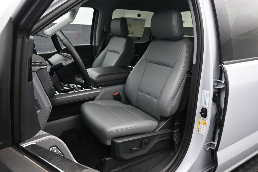 New 2025 Ford F150 Lightning Flash AWD/4WD image 8