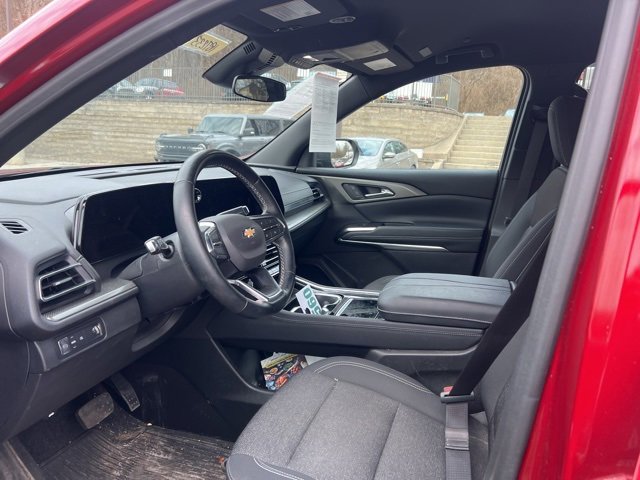 Used 2024 Chevrolet Traverse LT w/ Trailering Package image 6