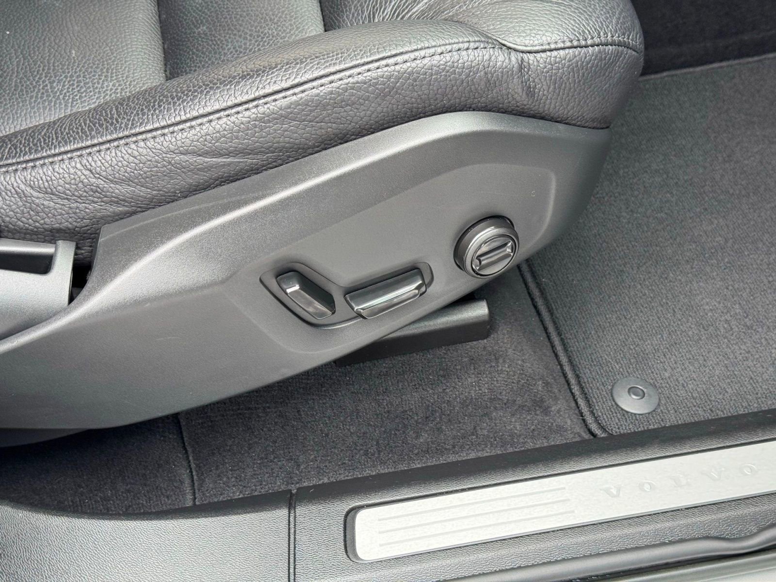 Used 2023 Volvo XC60 B5 Plus w/ Protection Package Premier image 15