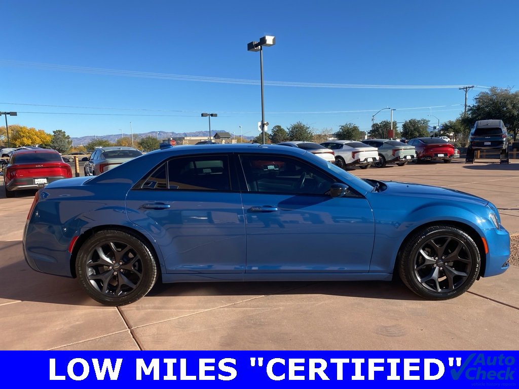 Used 2021 Chrysler 300 Touring w/ Sport Appearance Package image 8