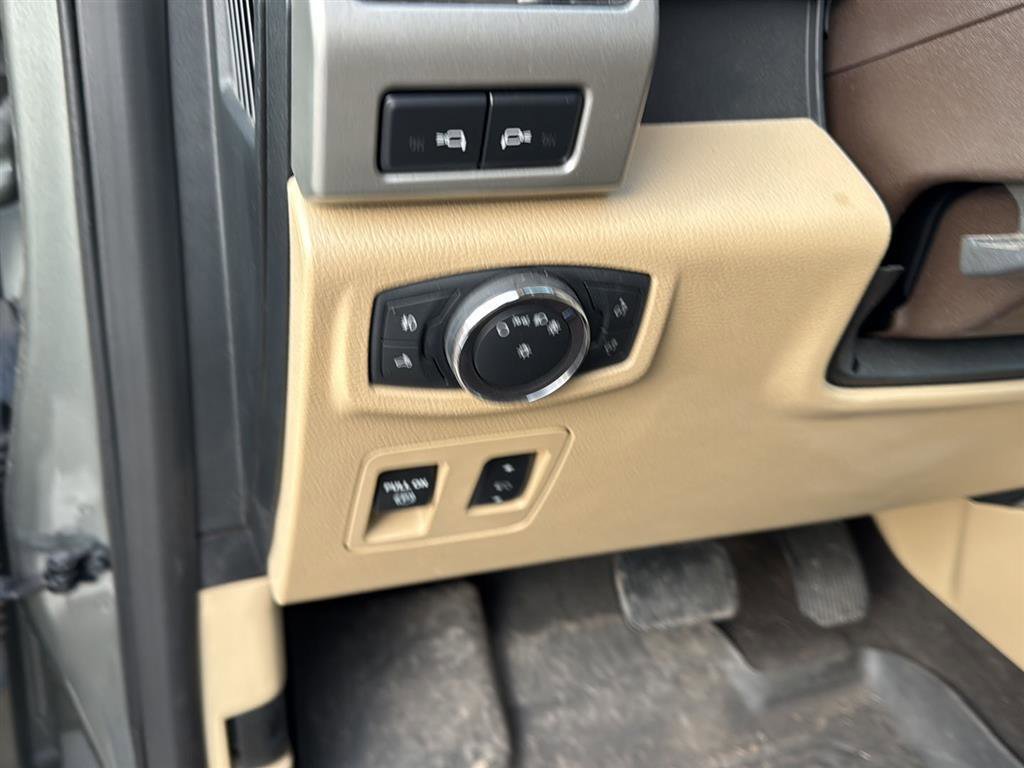 Used 2019 Ford F150 Lariat image 14
