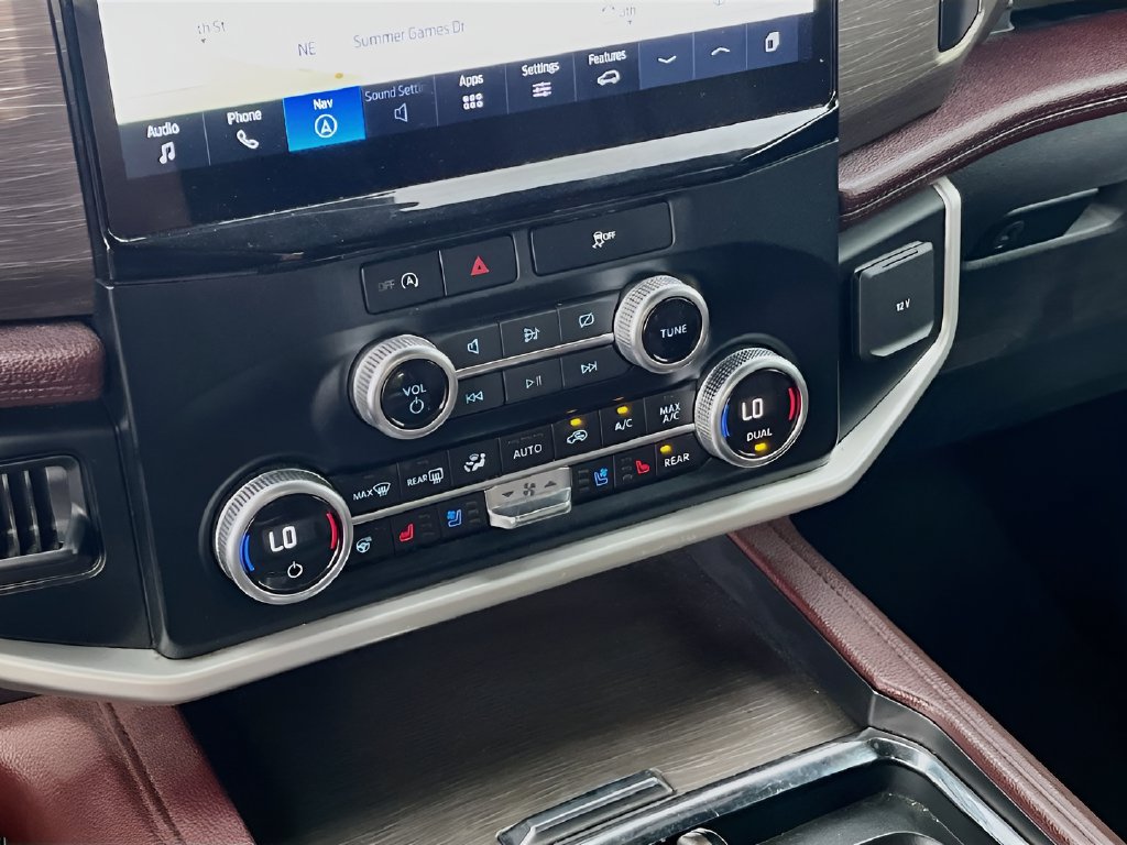 Used 2024 Ford Expedition Limited AWD/4WD image 16