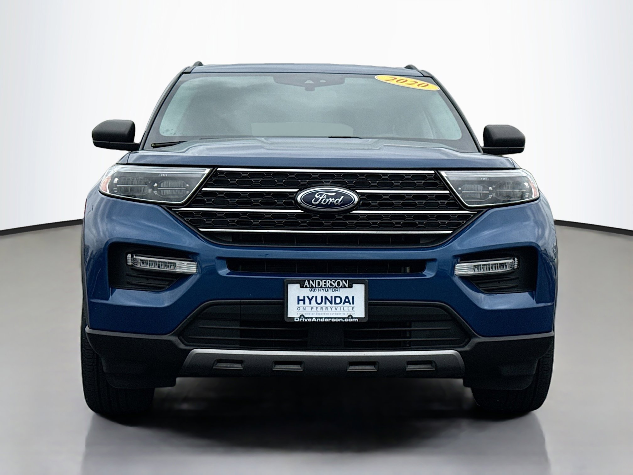 Used 2020 Ford Explorer XLT w/ Equipment Group 202A AWD/4WD image 17