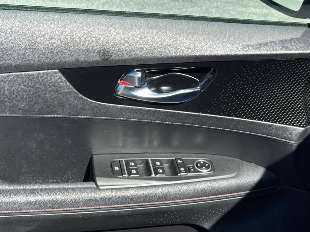 Certified 2023 Kia Forte GT w/ GT2 Package image 28
