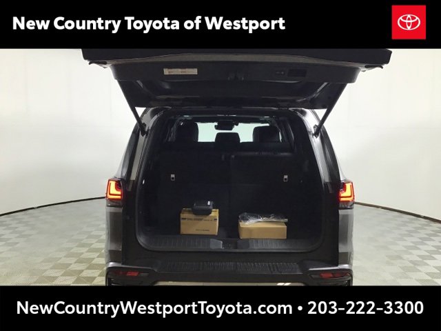 Used 2024 Lexus LX 600 4WD w/ Luxury Package image 21