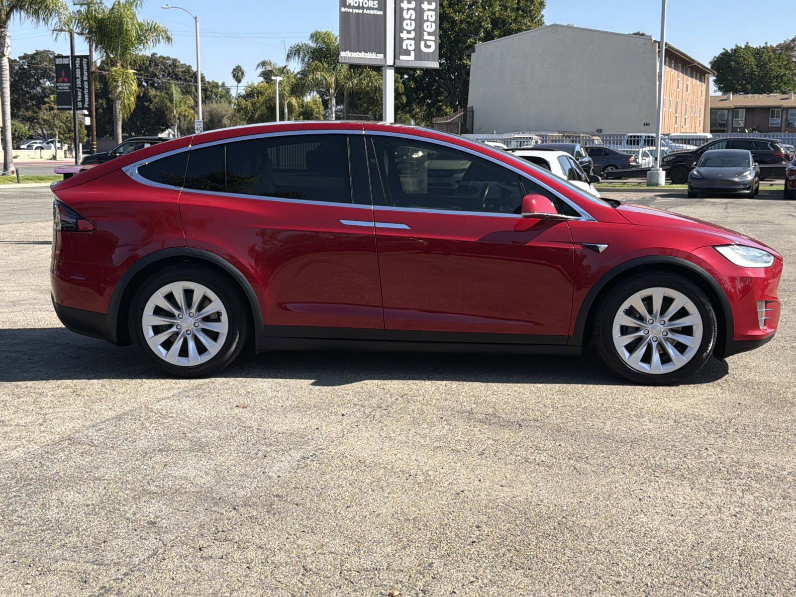 Used 2018 Tesla Model X 75D image 3