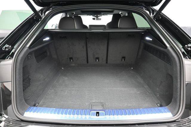 New 2026 Audi SQ8 Premium Plus AWD/4WD image 12