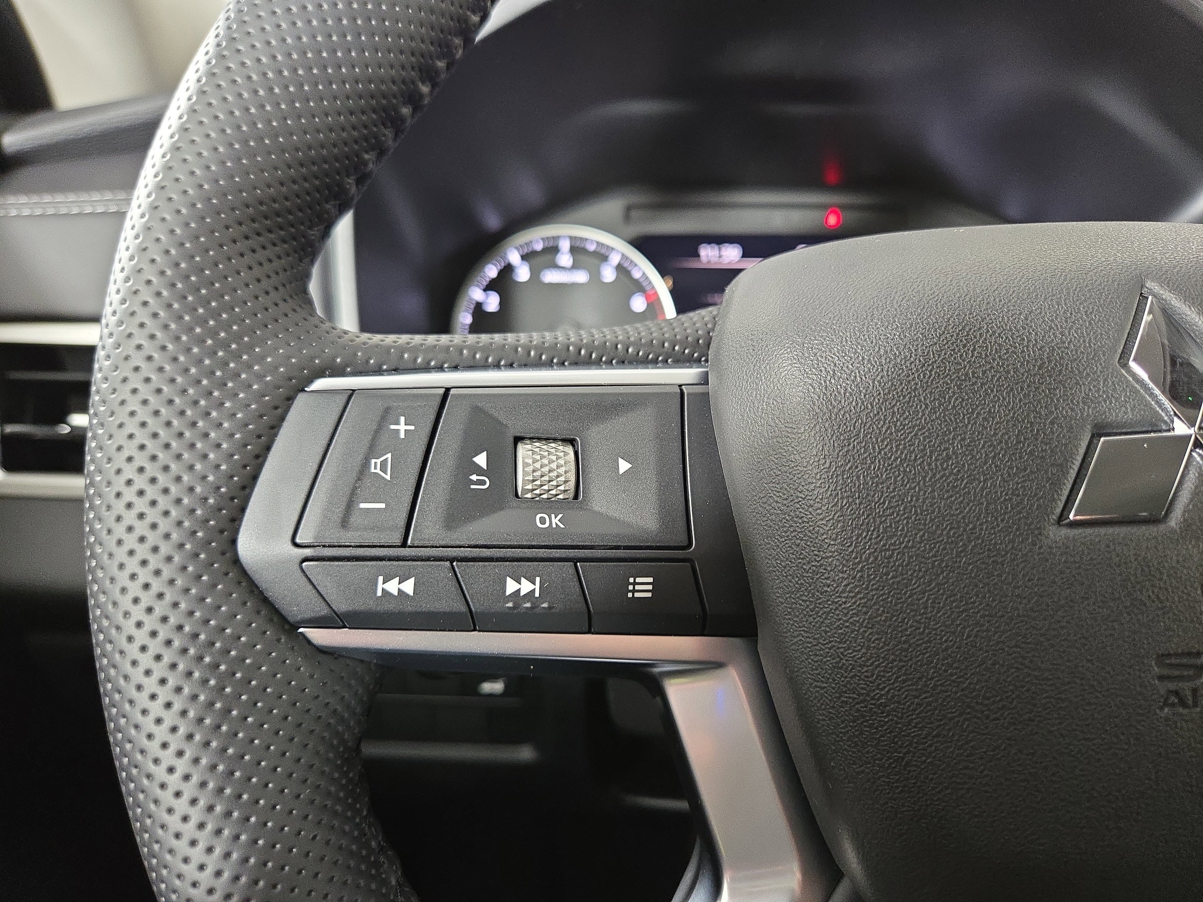 New 2026 Mitsubishi Outlander SE AWD/4WD image 15