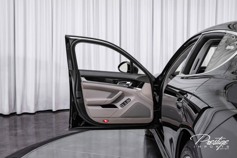 Used 2010 Porsche Panamera S image 19