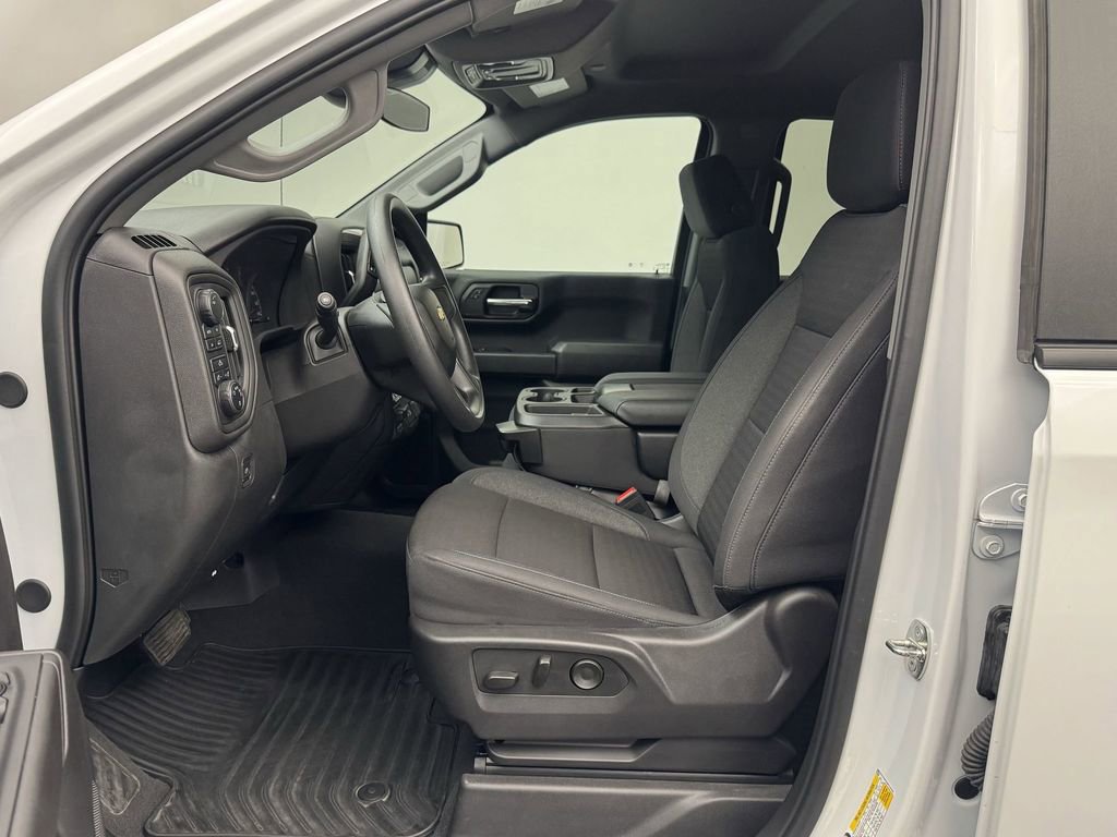 Used 2024 Chevrolet Silverado 1500 Custom image 4