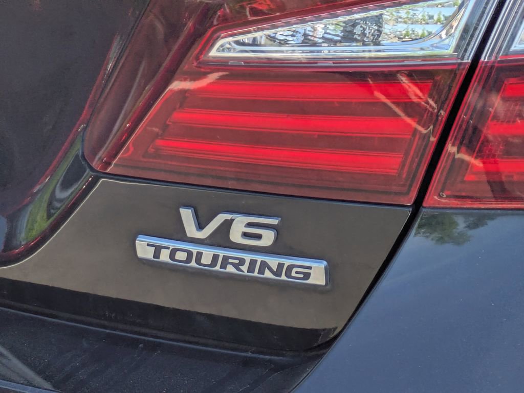 Used 2017 Honda Accord Touring image 7