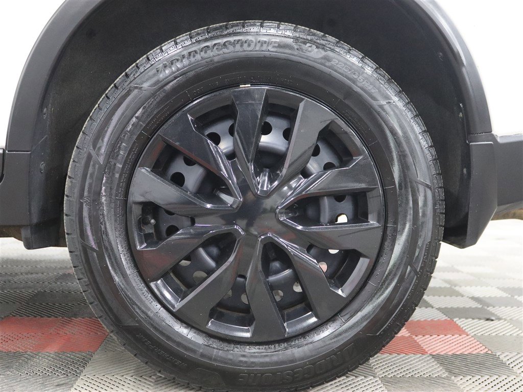 Used 2018 Nissan Rogue S AWD/4WD image 38