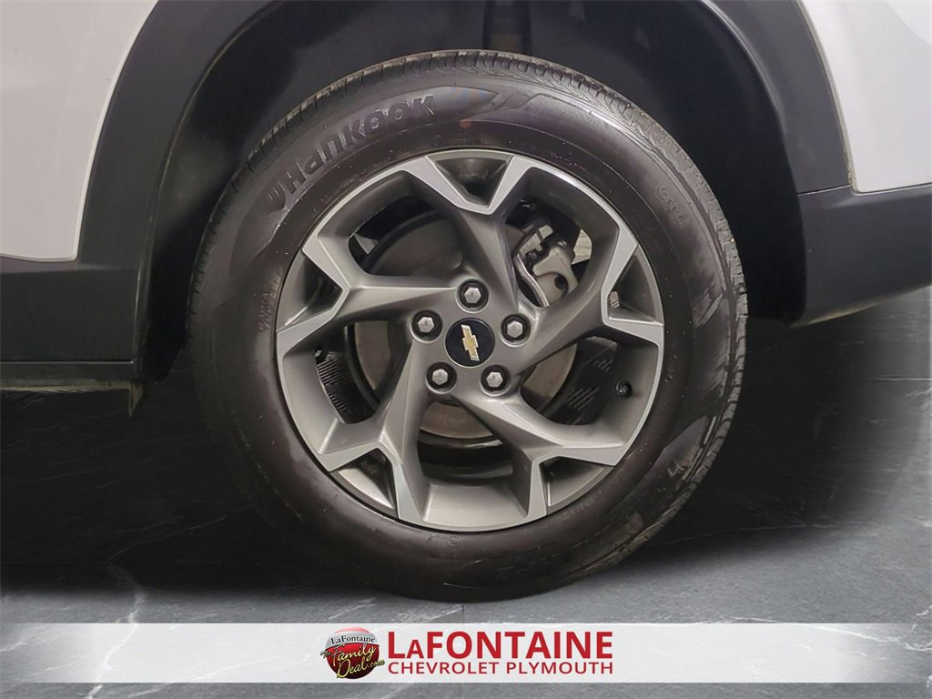 Certified 2025 Chevrolet Trax LT w/ Driver Confidence Package image 30