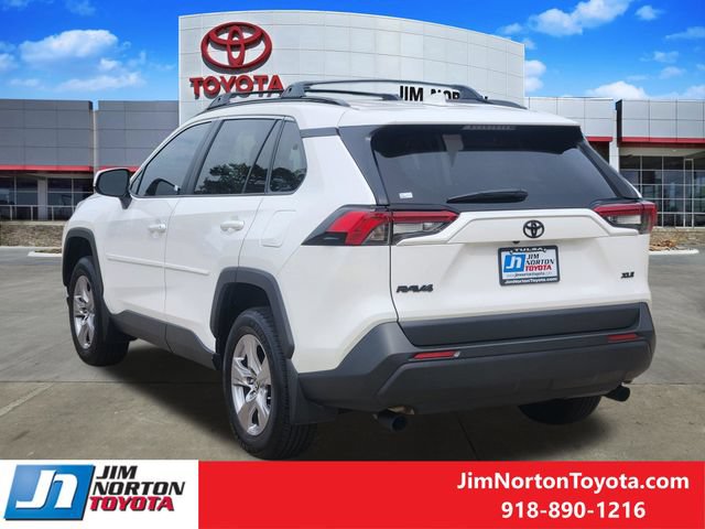 Used 2025 Toyota RAV4 XLE w/ Convenience Package FWD image 8