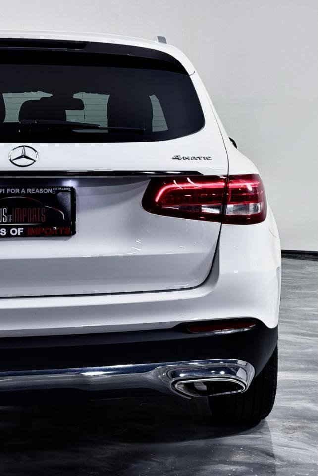 Used 2019 Mercedes-Benz GLC 300 4MATIC w/ Premium Package image 14