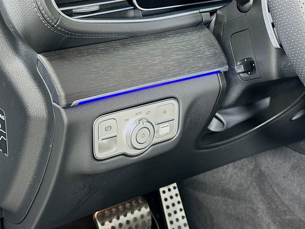 Used 2025 Mercedes-Benz GLS 450 4MATIC image 10