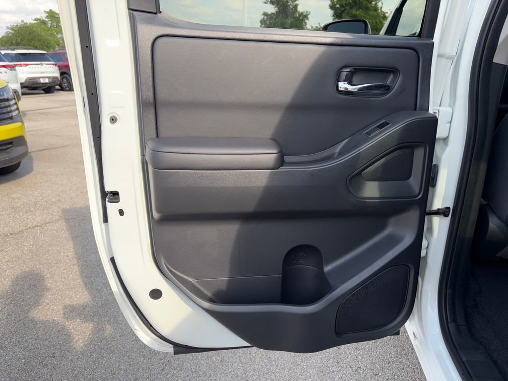Used 2025 Nissan Frontier SV w/ SV Convenience Package image 27