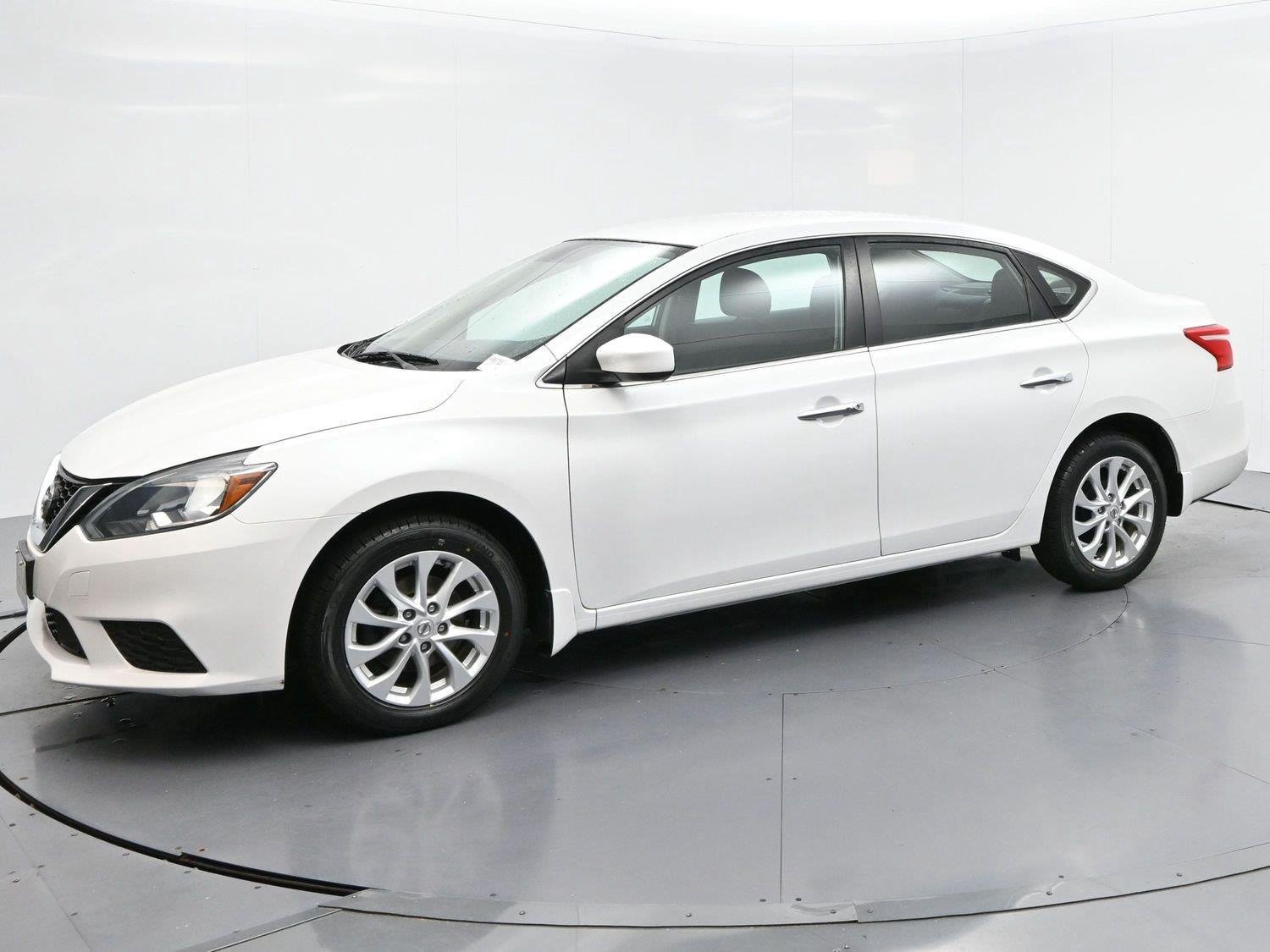 Used 2018 Nissan Sentra SV w/ All Weather Package FWD image 4