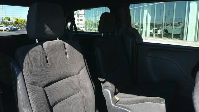 Used 2019 Dodge Grand Caravan SE image 9