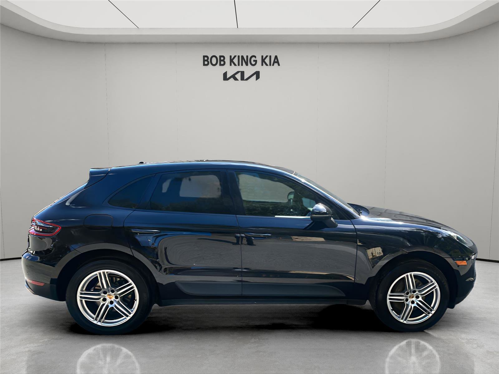 Used 2017 Porsche Macan image 6