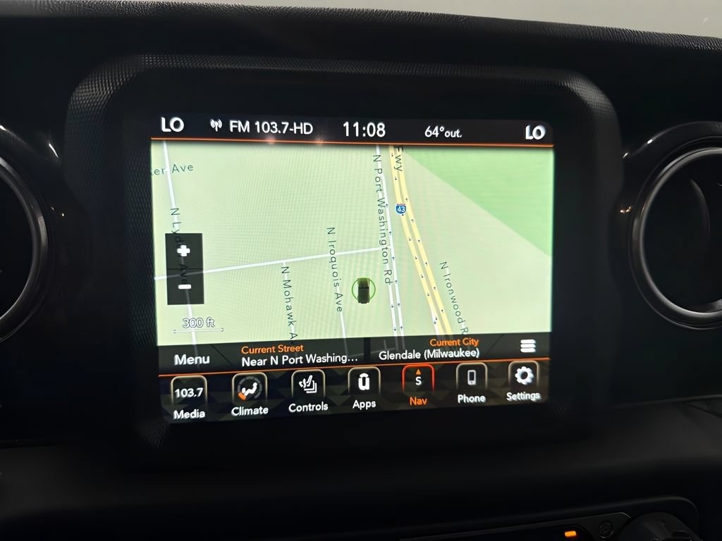 Used 2020 Jeep Wrangler Unlimited Sahara AWD/4WD image 31