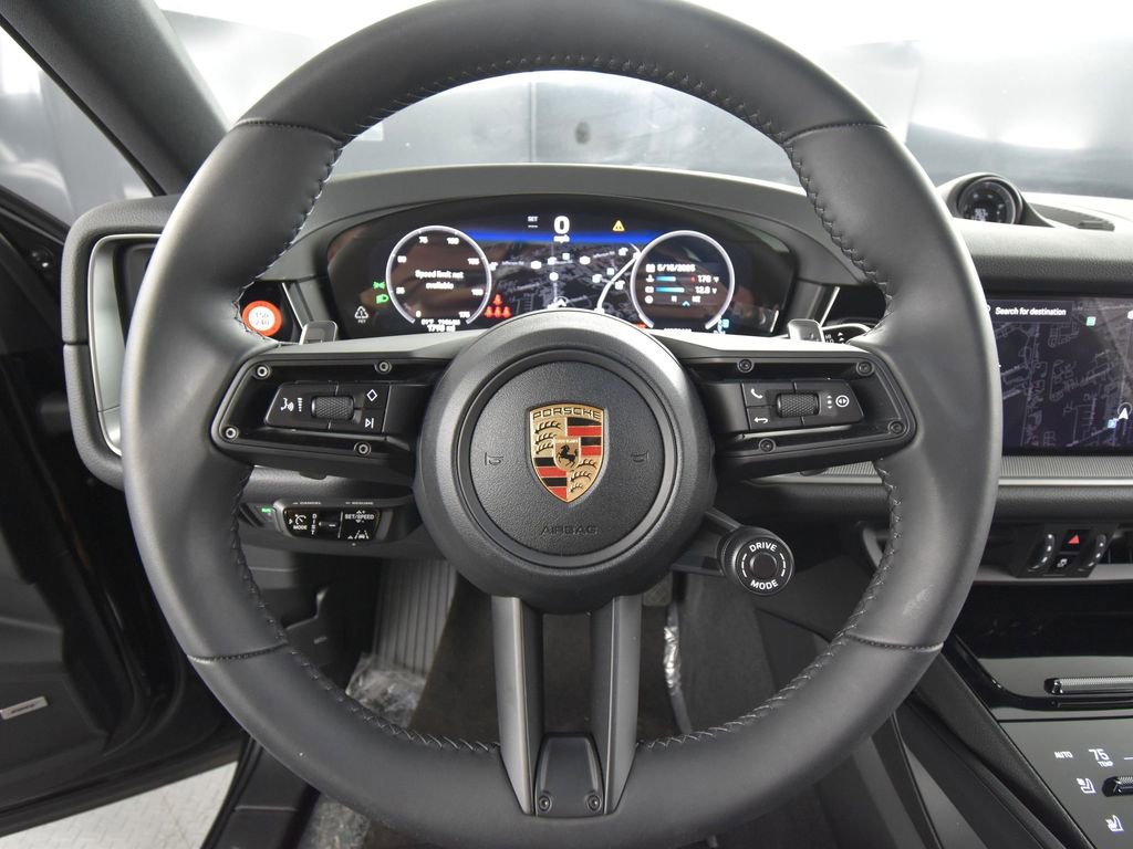 Used 2024 Porsche Cayenne Coupe image 22