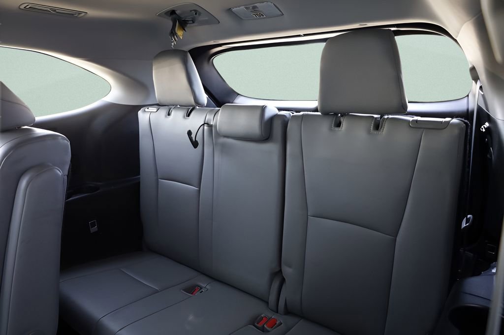 Used 2023 Toyota Highlander XLE AWD/4WD image 23
