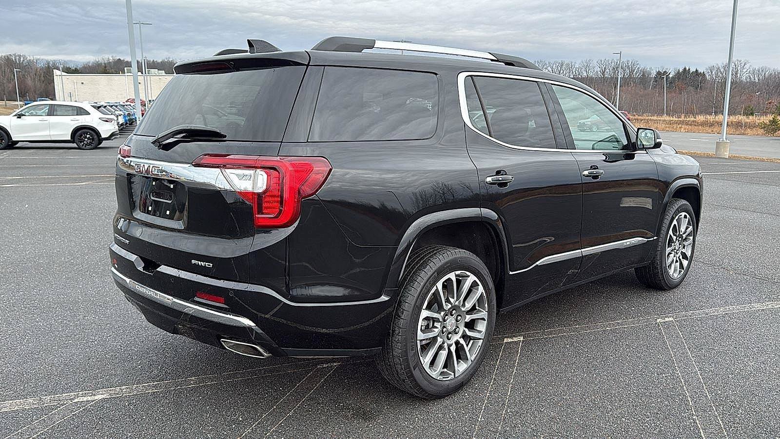 Used 2022 GMC Acadia Denali AWD/4WD image 6